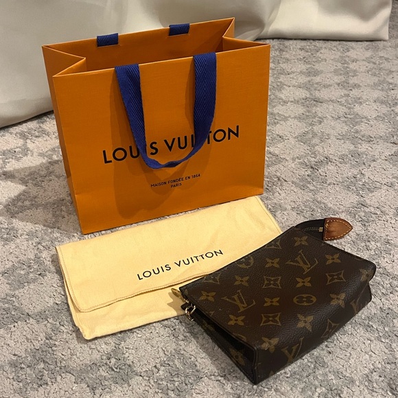 Louis Vuitton Zipper Pouch Preloved - Picture 1 of 12